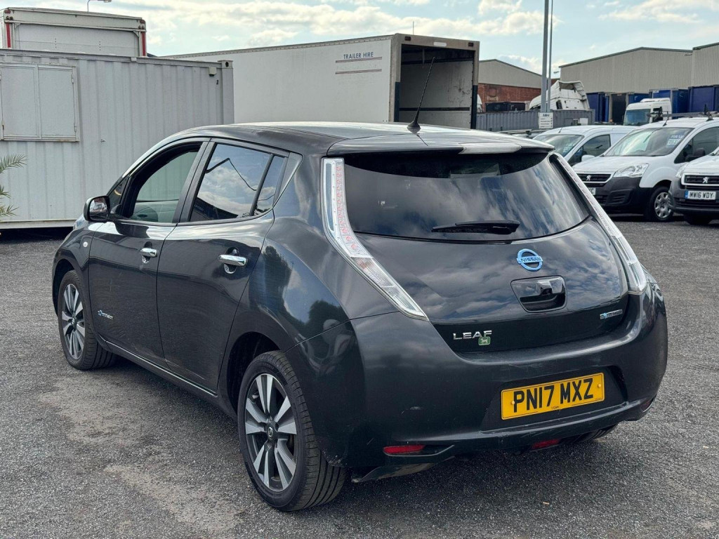 NISSAN LEAF