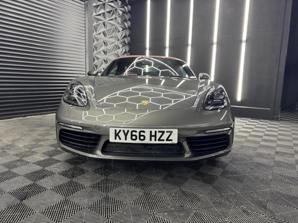 PORSCHE 718