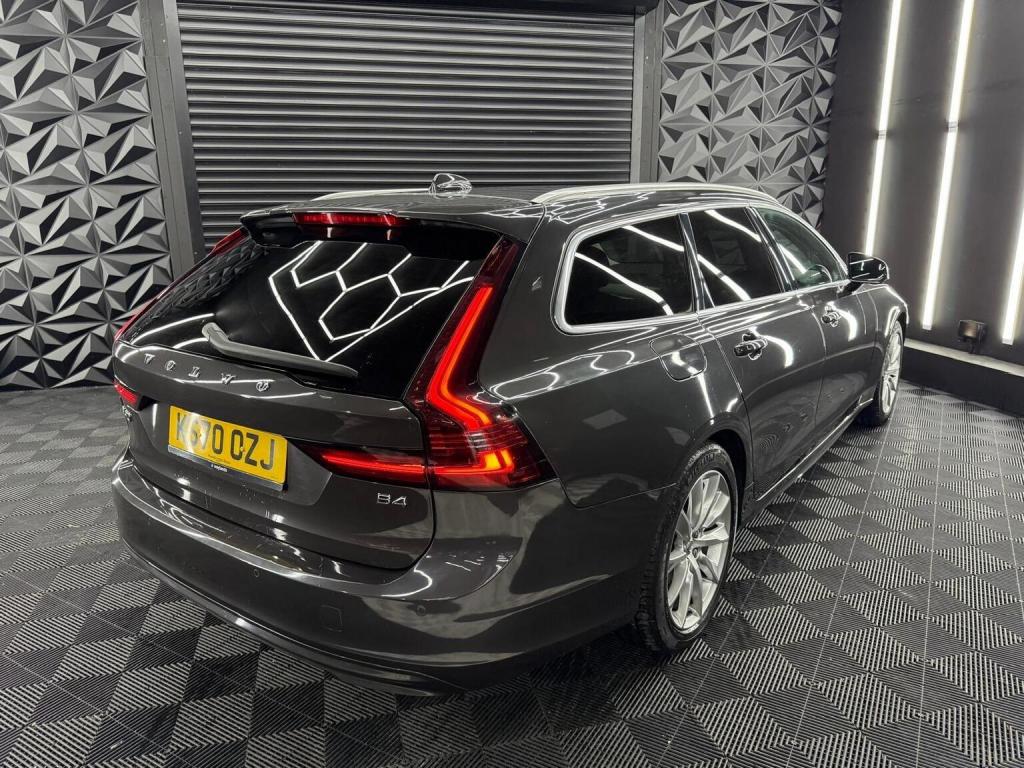 VOLVO V90