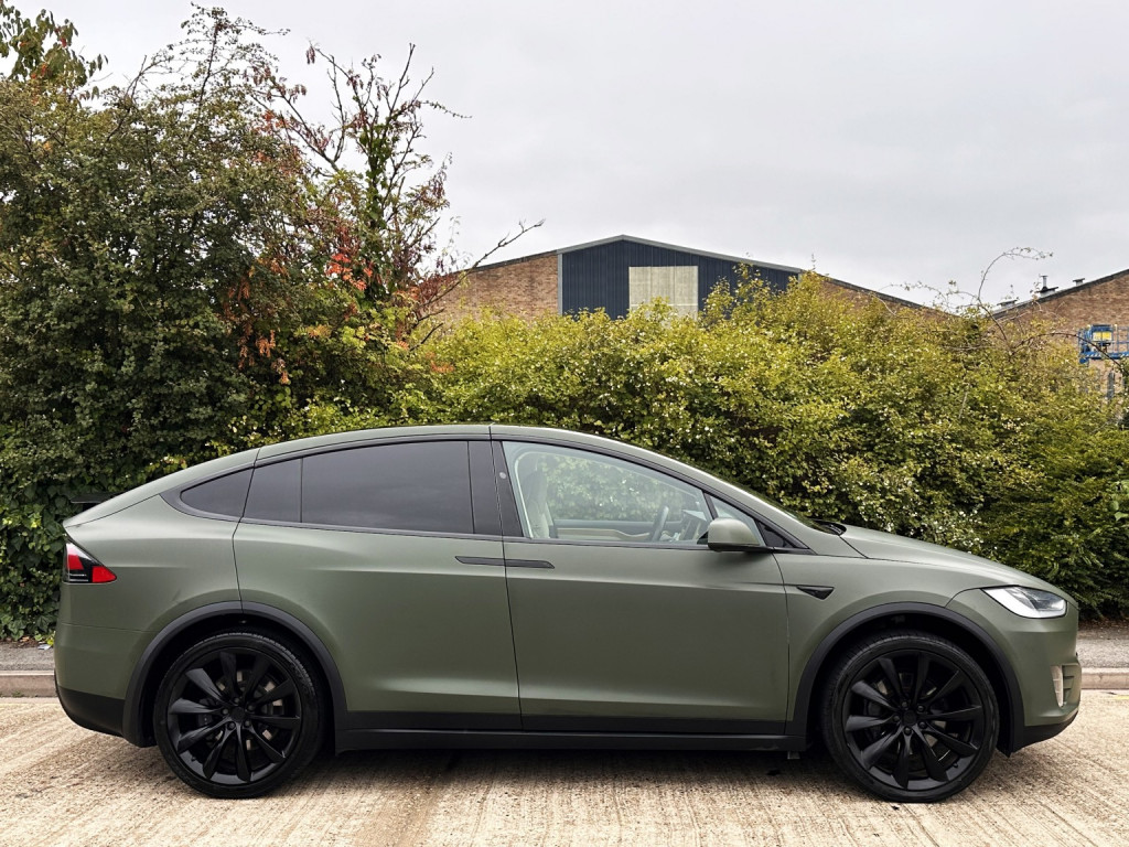 TESLA MODEL X