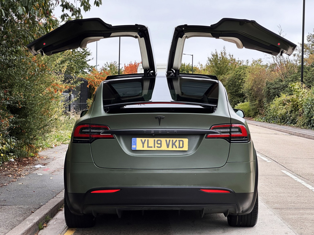 TESLA MODEL X