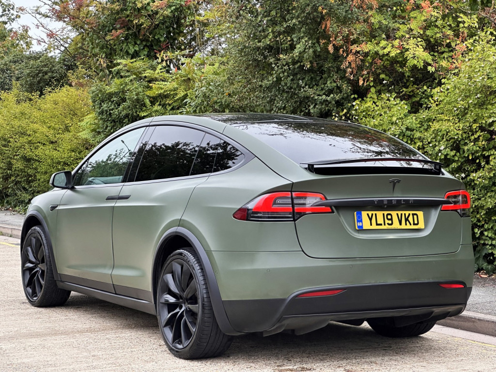 TESLA MODEL X