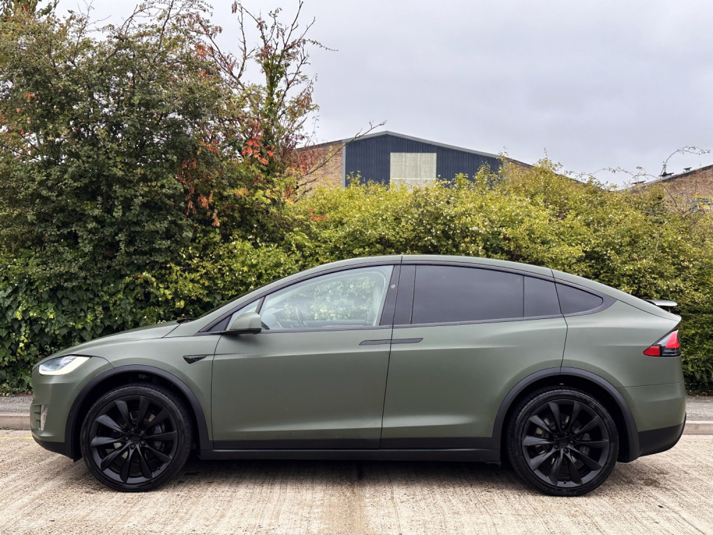 TESLA MODEL X