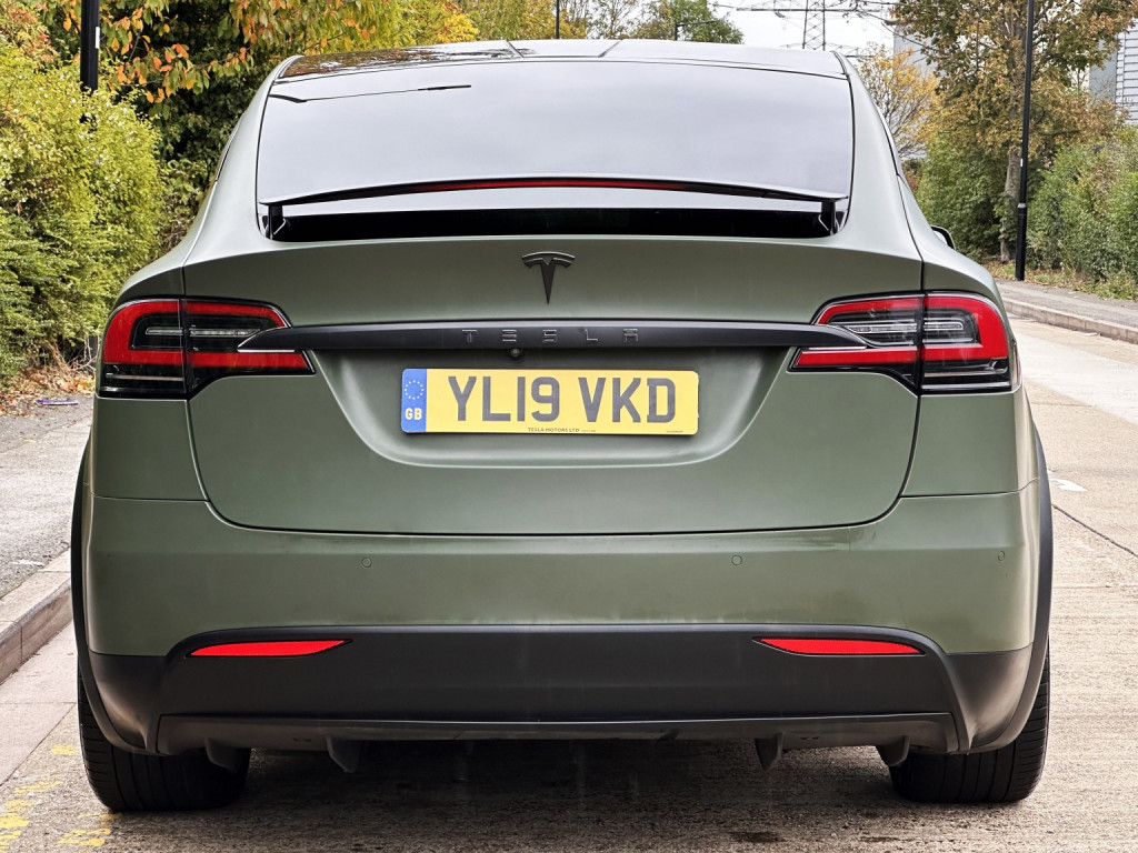 TESLA MODEL X