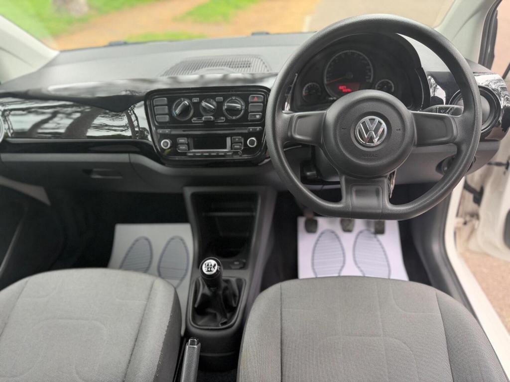VOLKSWAGEN UP