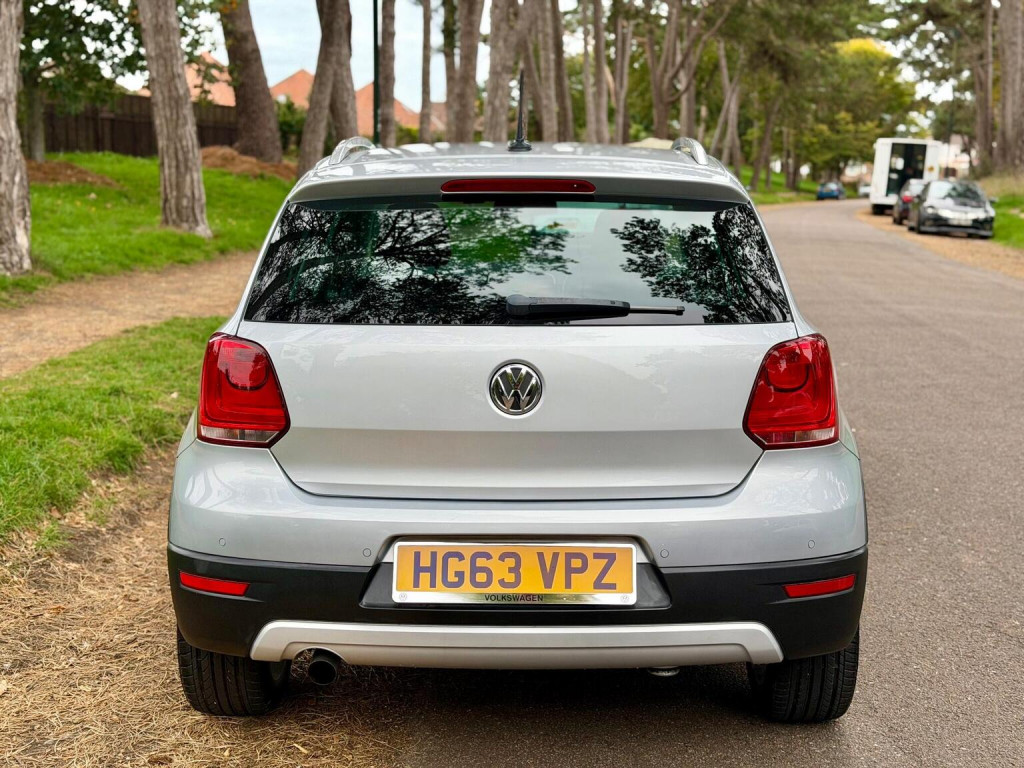 VOLKSWAGEN POLO