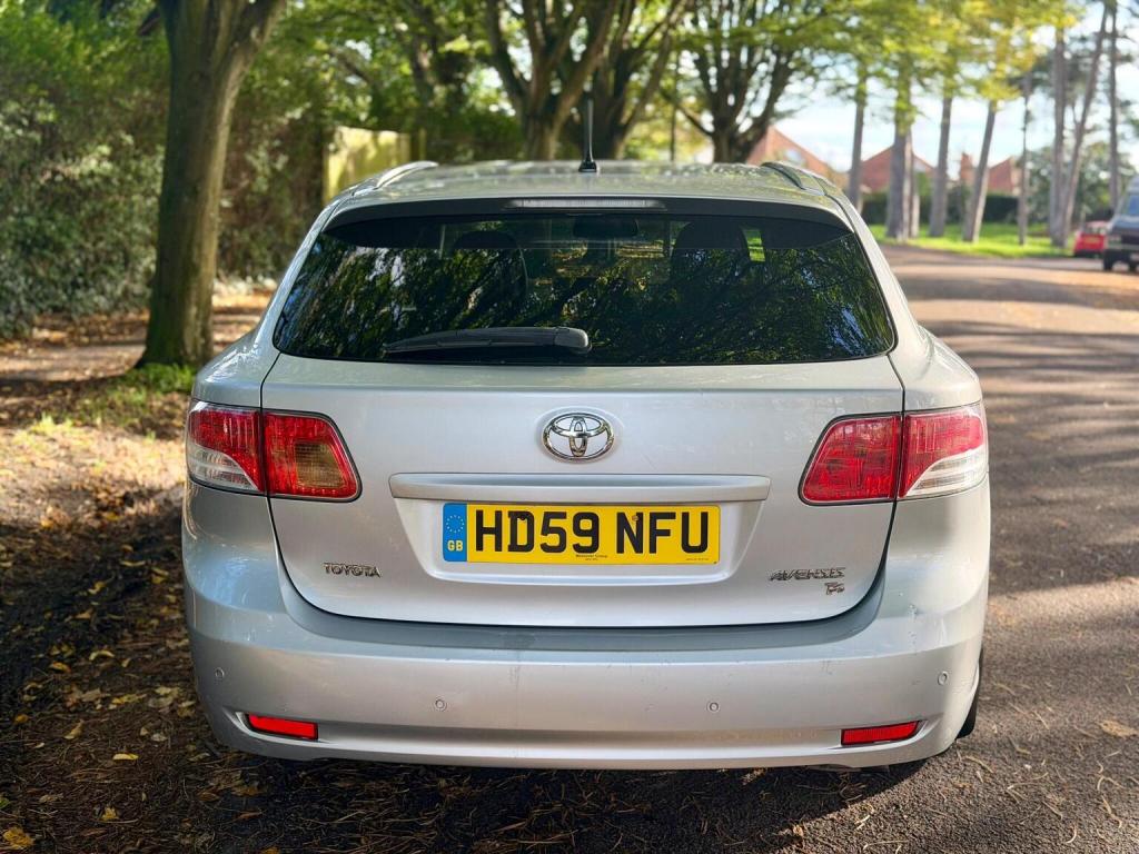 TOYOTA AVENSIS