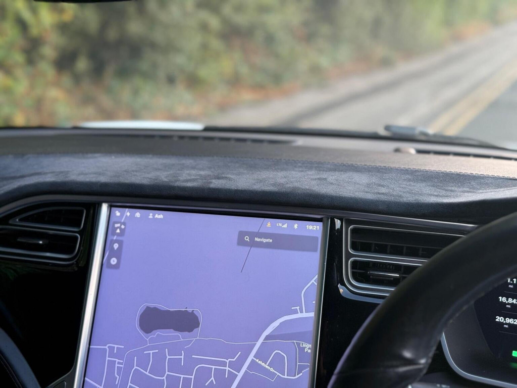 TESLA MODEL S