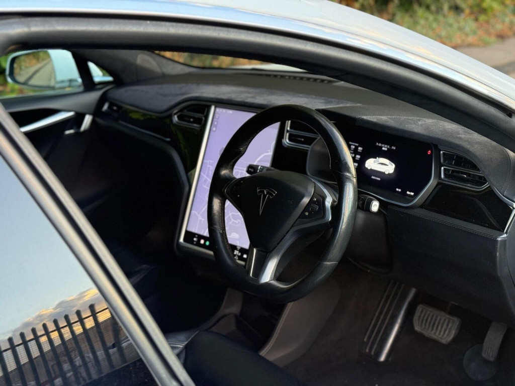 TESLA MODEL S