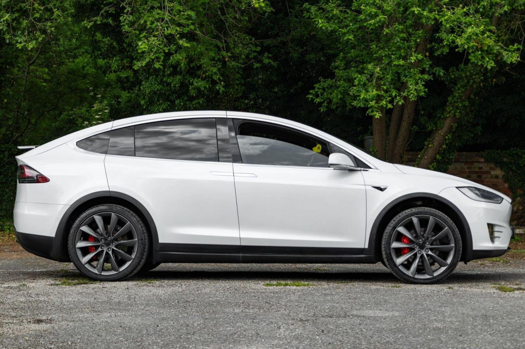 TESLA MODEL X