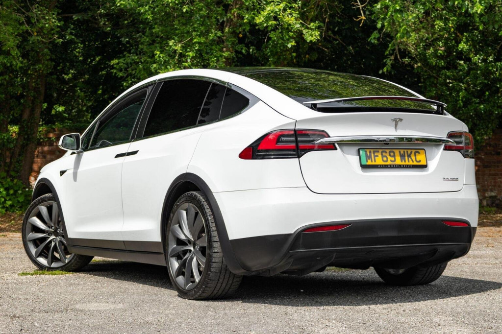 TESLA MODEL X