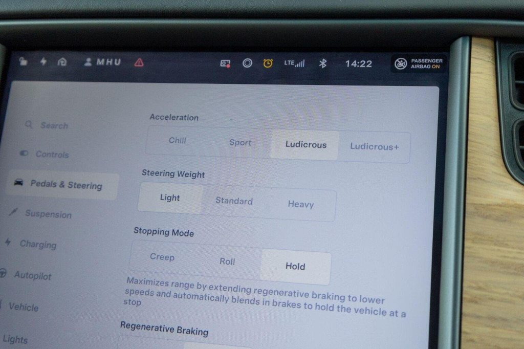 TESLA MODEL X