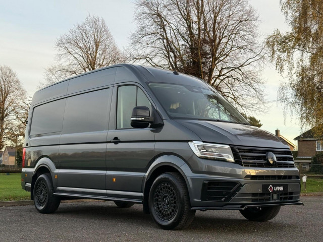 VOLKSWAGEN CRAFTER 2.0 TDI CR35 Commerce Plus Auto FWD MWB High Roof Euro 6 (s/s) 5dr
