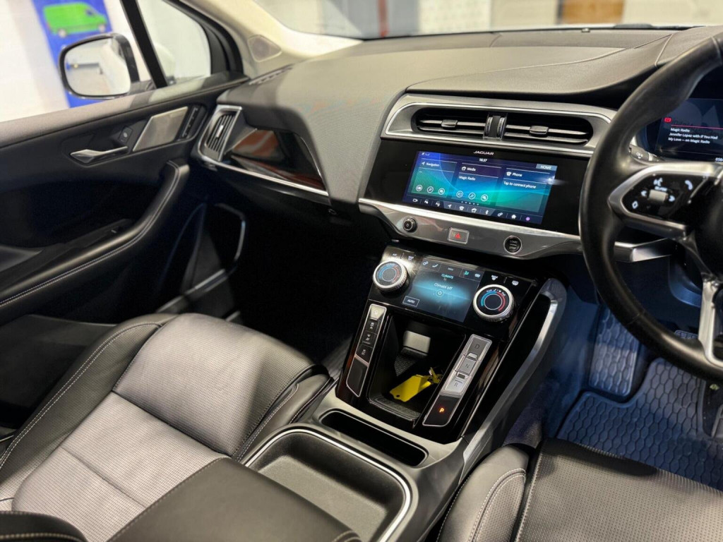 JAGUAR I-Pace