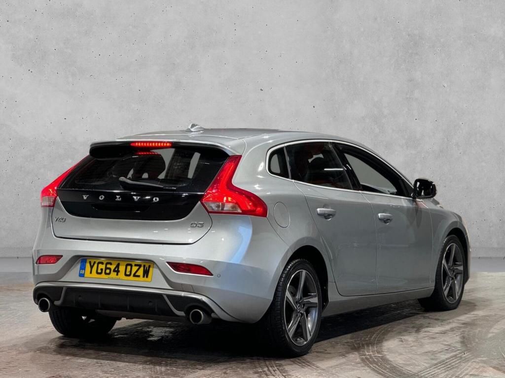 VOLVO V40