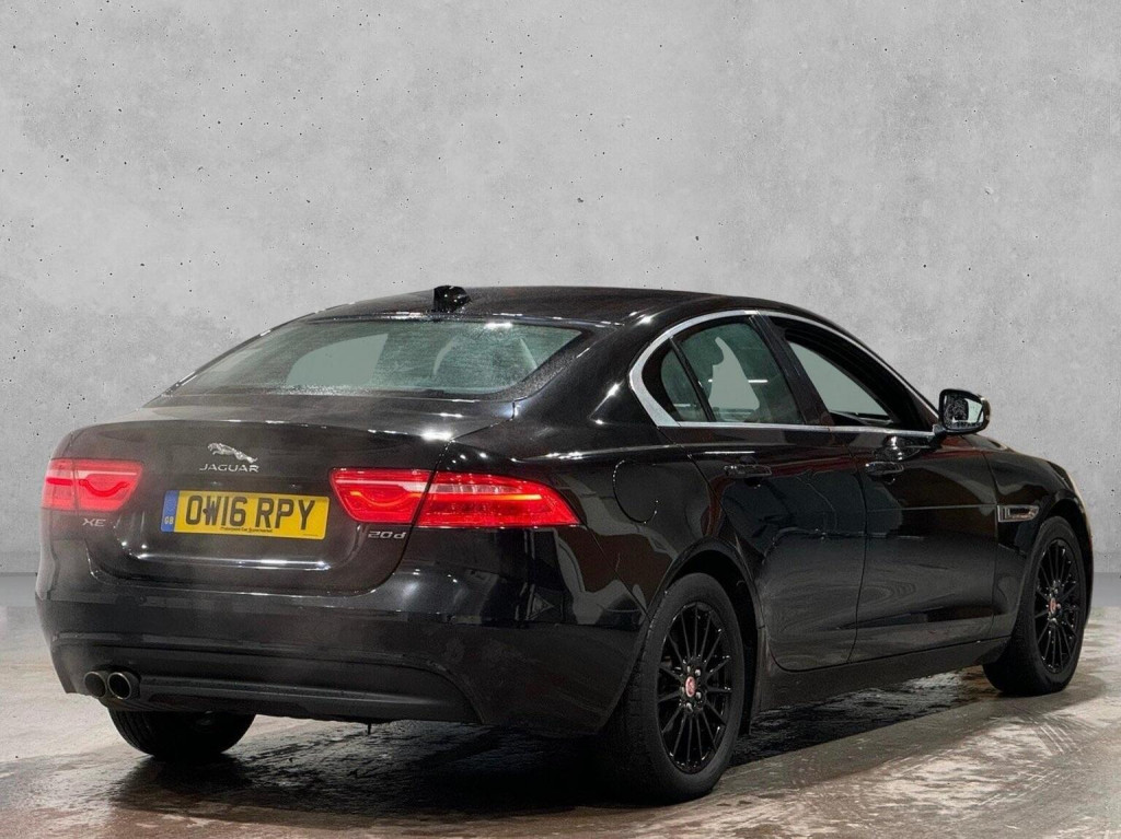 JAGUAR XE