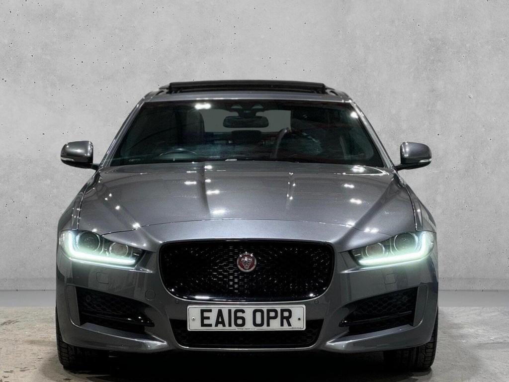 JAGUAR XE