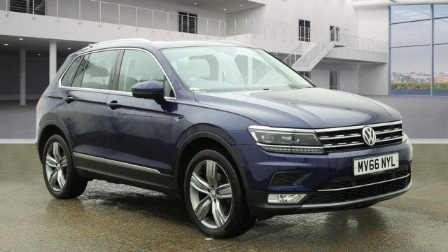 VOLKSWAGEN TIGUAN