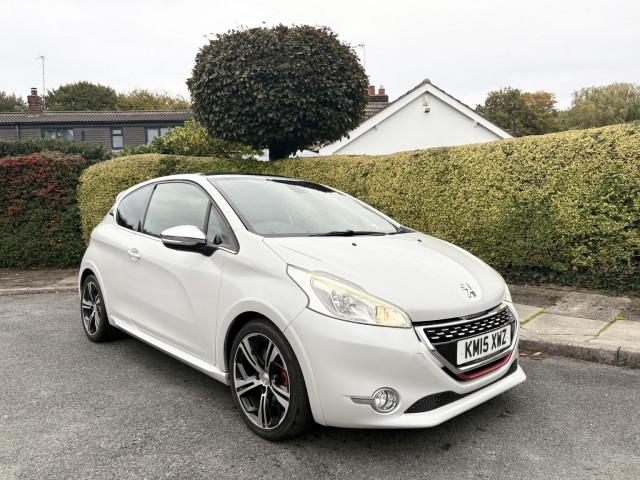 PEUGEOT 208 1.6 THP GTi