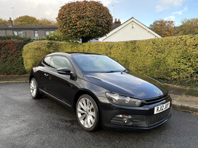 VOLKSWAGEN SCIROCCO 2.0 TDI BlueMotion Tech GT