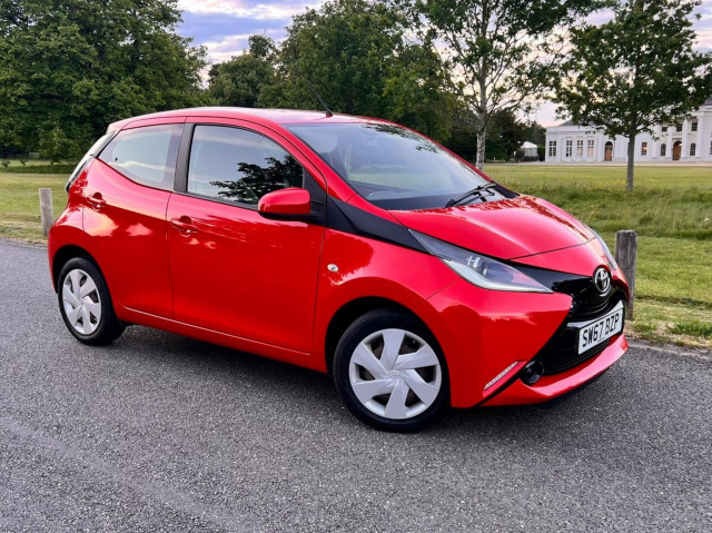 TOYOTA AYGO 1.0 VVT-i x-play Euro 6 5dr