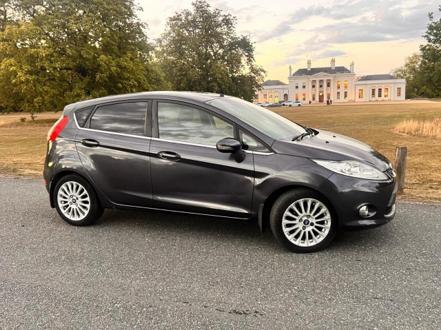 FORD FIESTA 1.4 Titanium 5dr