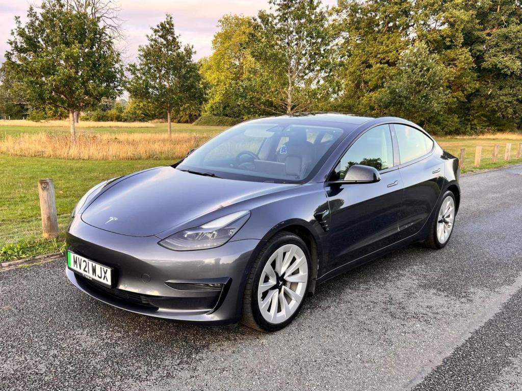 TESLA MODEL 3