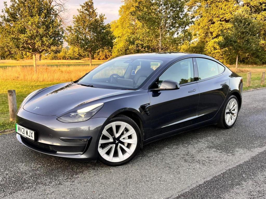 TESLA MODEL 3