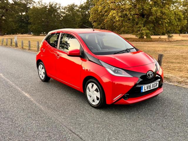 TOYOTA AYGO 1.0 VVT-i x-play Euro 6 5dr