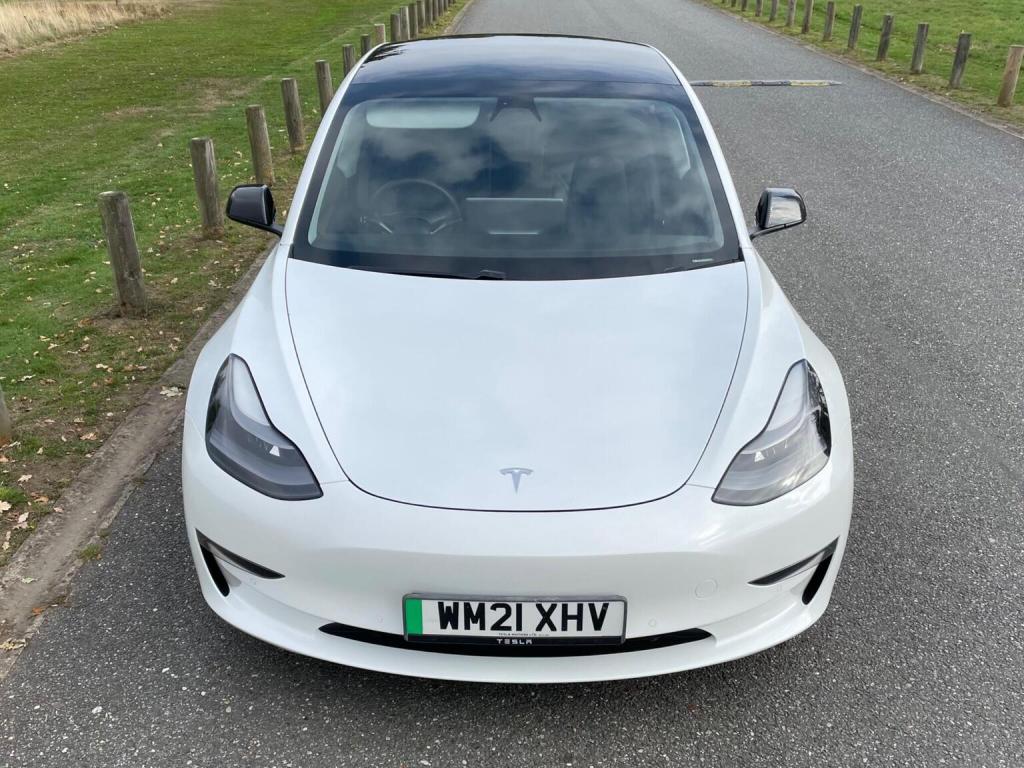 TESLA MODEL 3