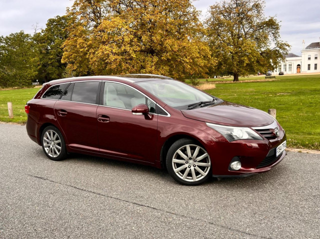 TOYOTA AVENSIS 2.2 D-CAT Excel Tourer Auto Euro 5 5dr