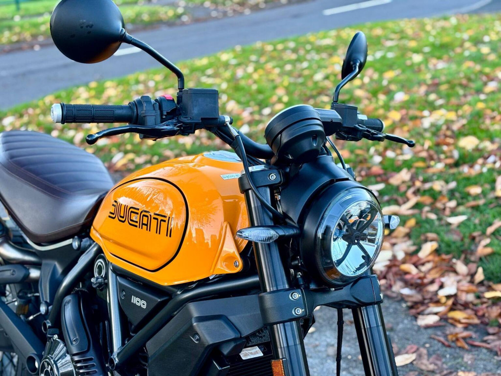 DUCATI SCRAMBLER 1100