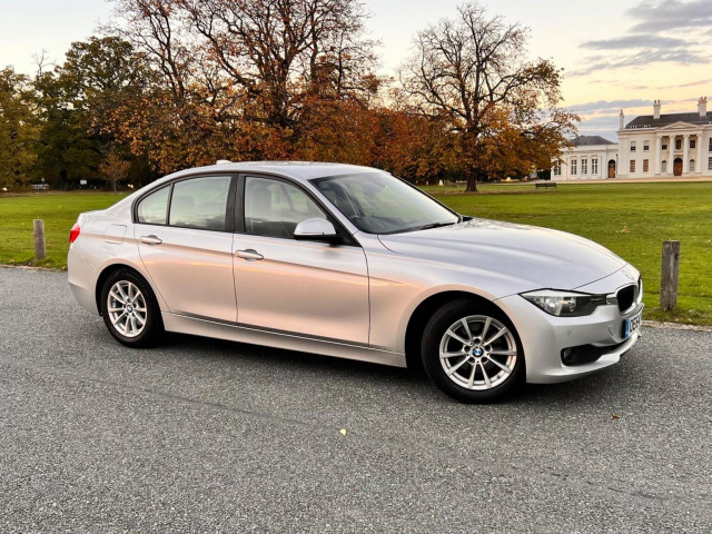 BMW 3 SERIES 2.0 320d ED EfficientDynamics Business Euro 5 (s/s) 4dr