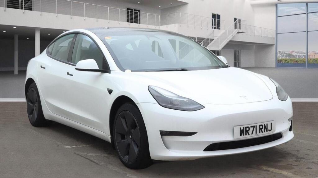 TESLA MODEL 3