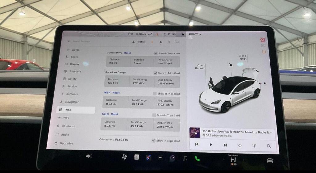 TESLA MODEL 3