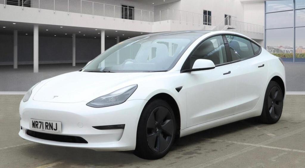 TESLA MODEL 3