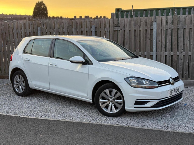 VOLKSWAGEN GOLF 1.6 TDI BlueMotion Tech SE Nav Euro 6 (s/s) 5dr