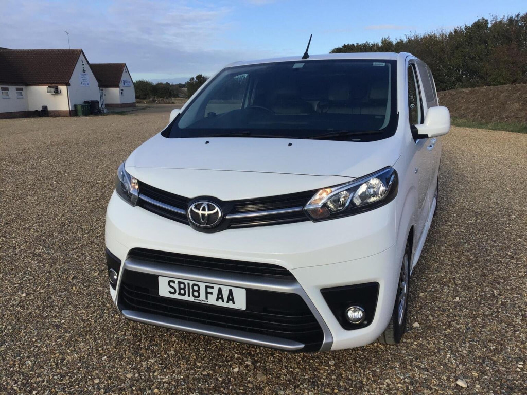 TOYOTA PROACE