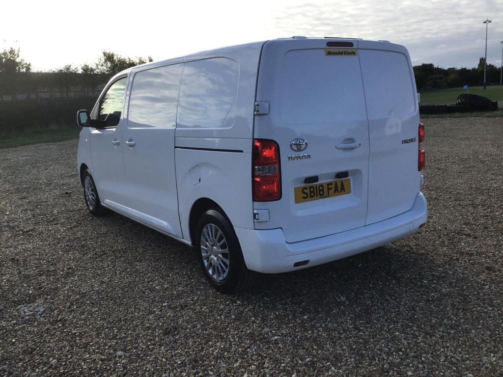 TOYOTA PROACE