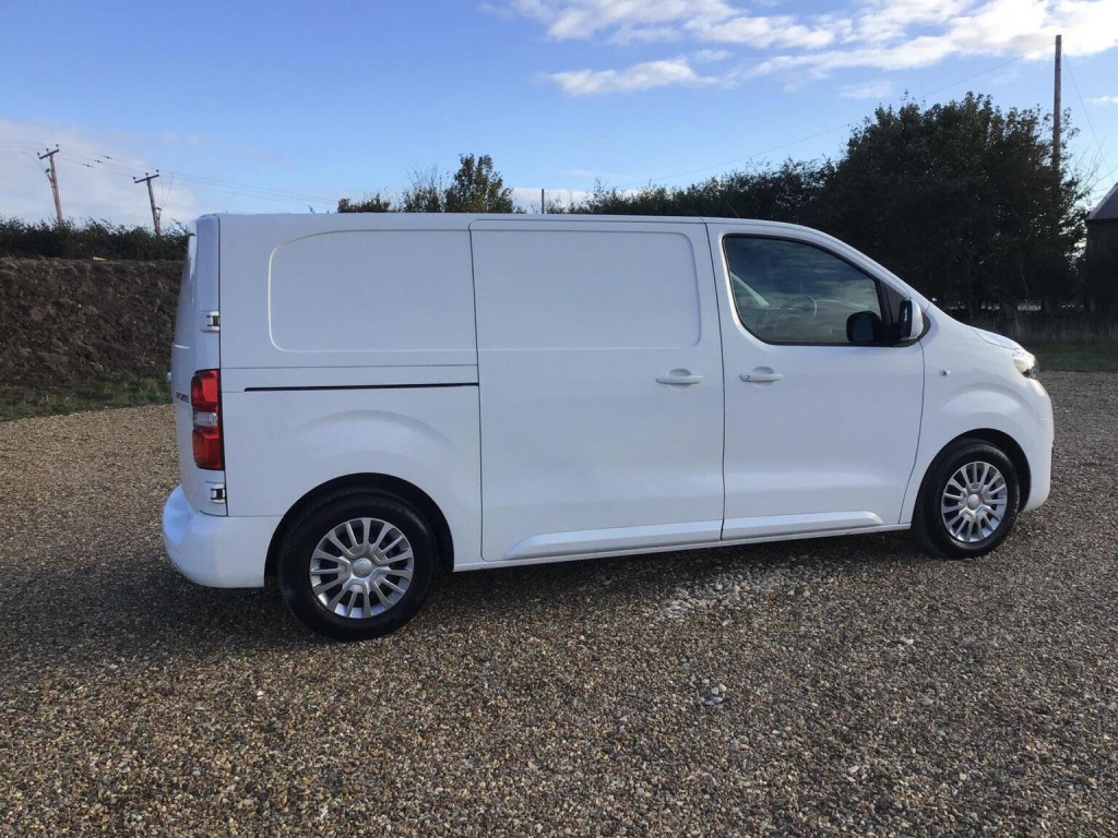 TOYOTA PROACE