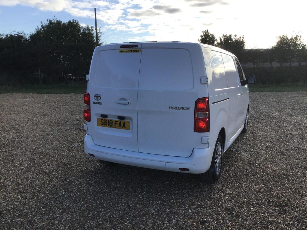 TOYOTA PROACE