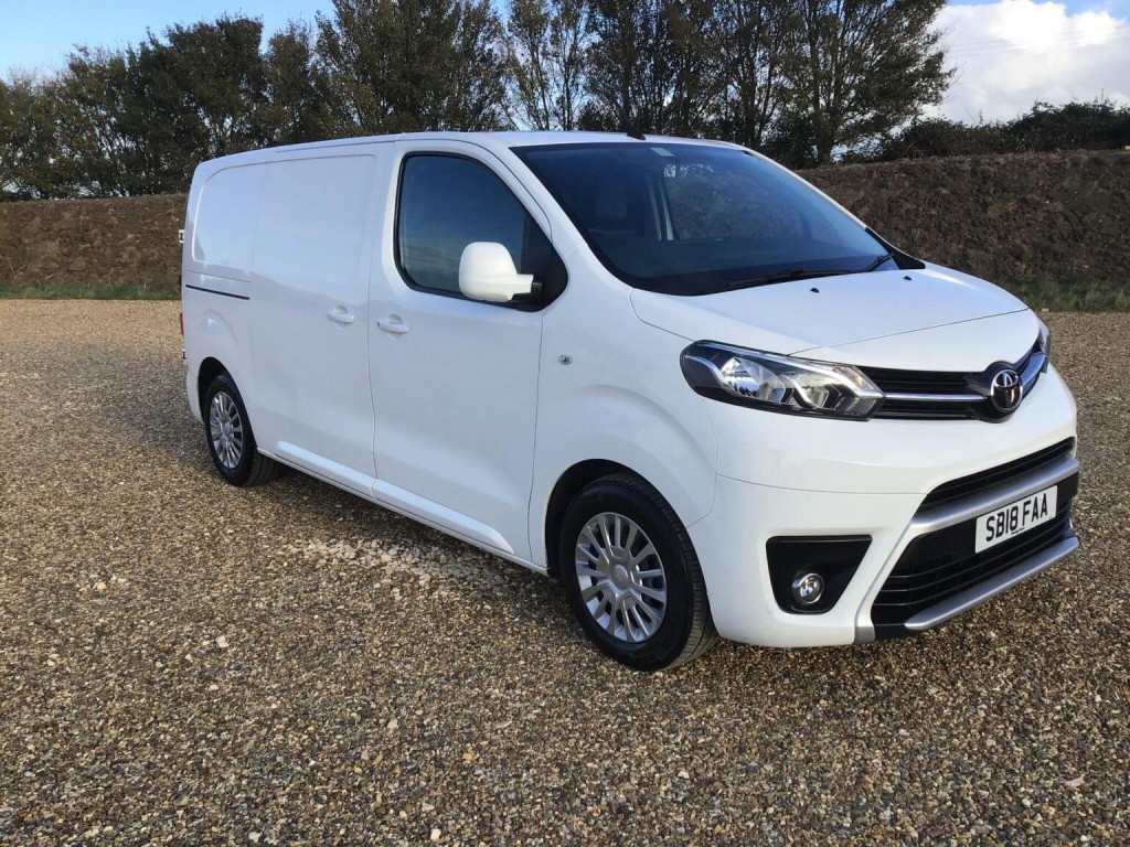 TOYOTA PROACE