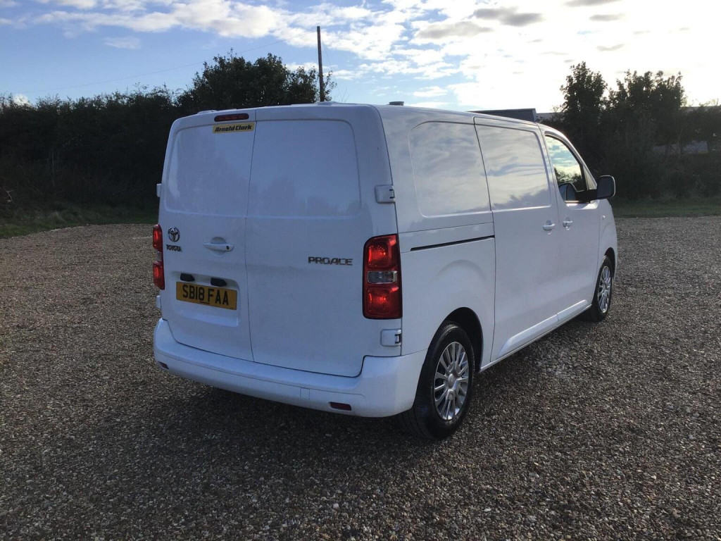 TOYOTA PROACE