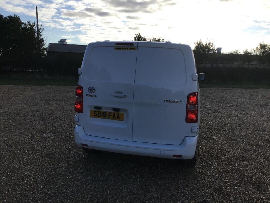 TOYOTA PROACE