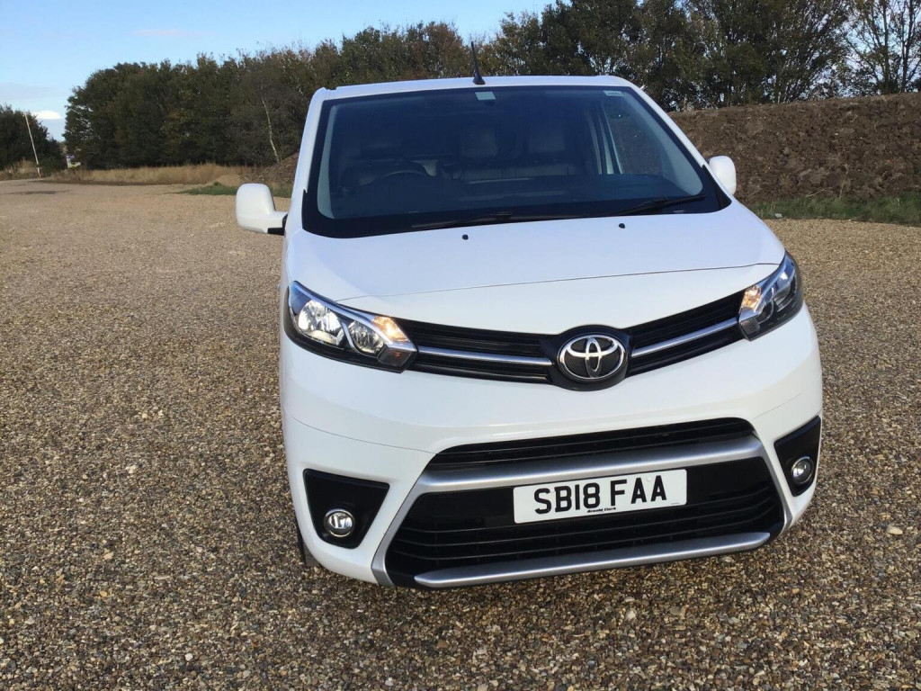 TOYOTA PROACE