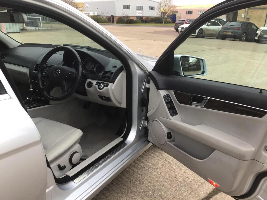 MERCEDES-BENZ C CLASS