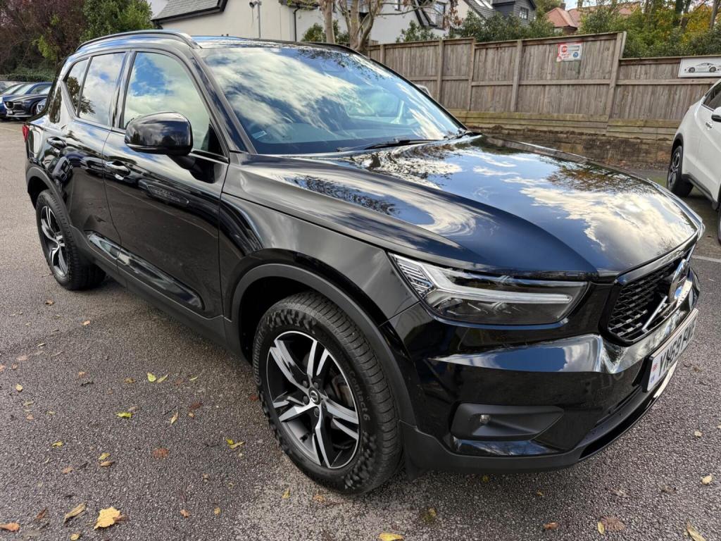 VOLVO XC40