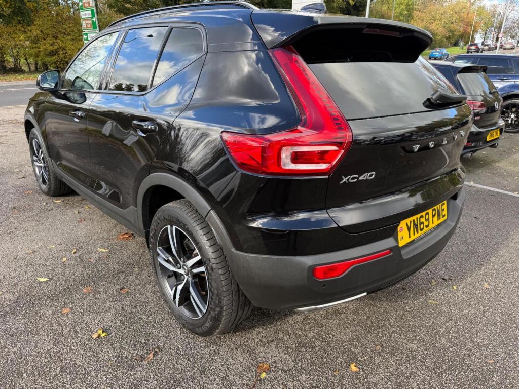 VOLVO XC40