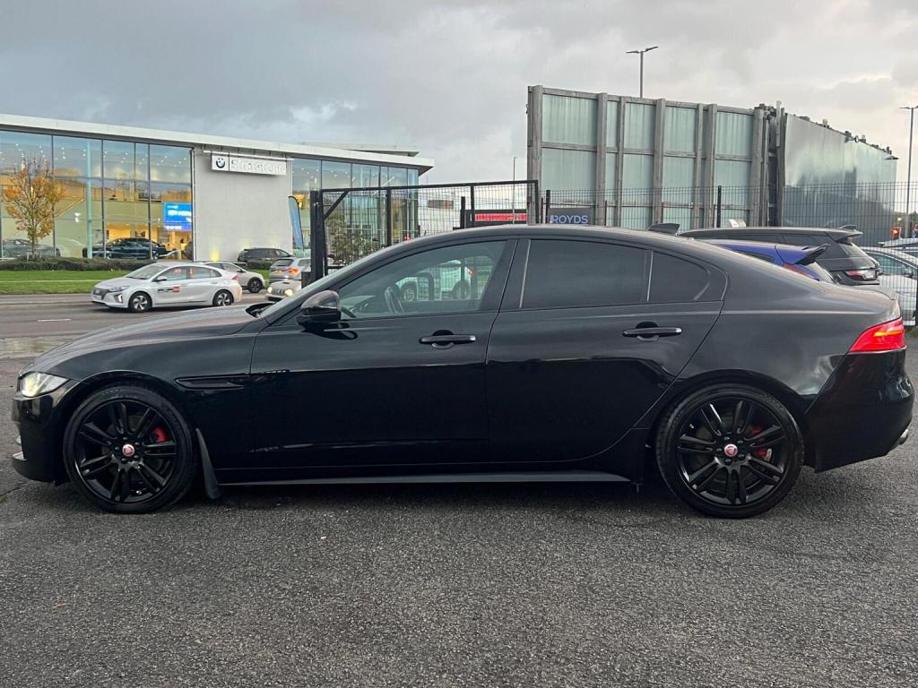JAGUAR XE