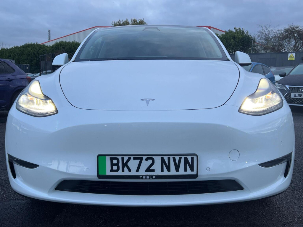TESLA MODEL Y